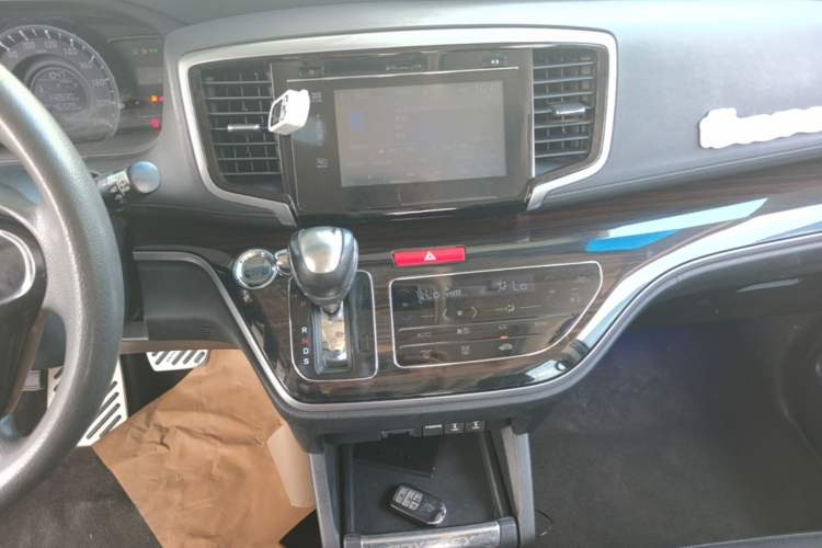 Used Honda Odyssey 2018 2.4L Luxury Edition Audio And AC Panel