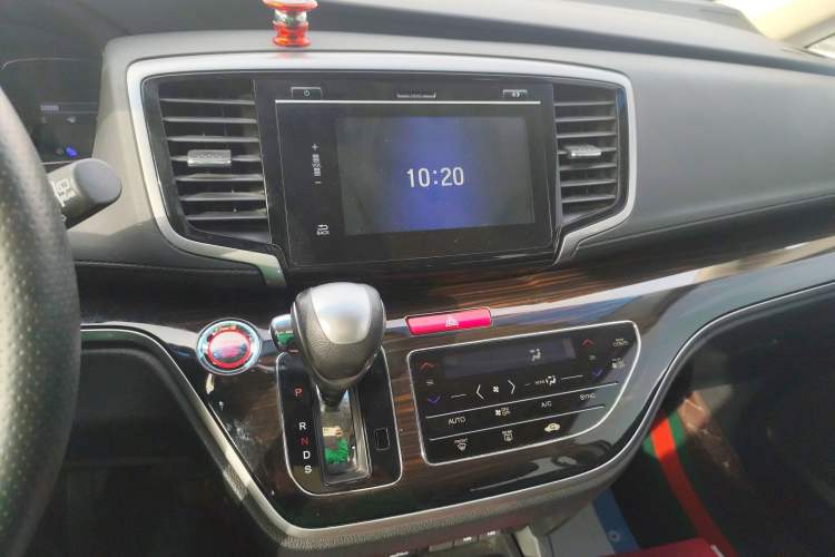 Used Honda Odyssey 2018 2.4L Luxury Edition Audio And AC Panel