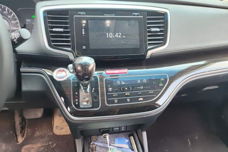 Used Honda Odyssey 2018 2.4L Smart Edition Audio And AC Panel