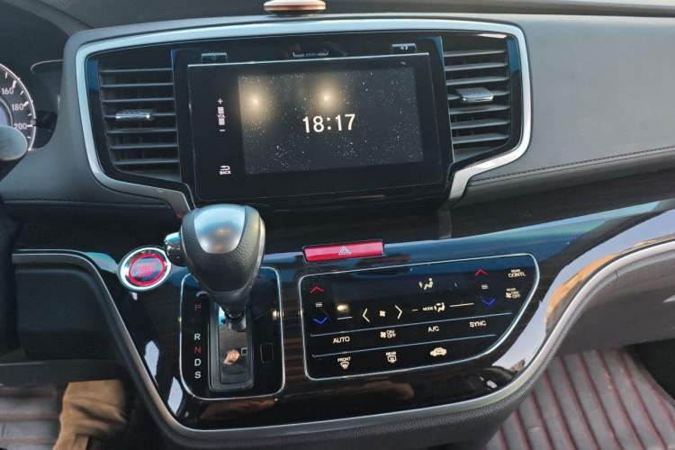 Used Honda Odyssey 2018 2.4L Luxury Edition Audio And AC Panel