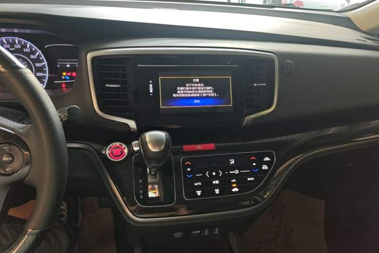 Used Honda Odyssey 2018 2.4L Luxury Edition Audio And AC Panel