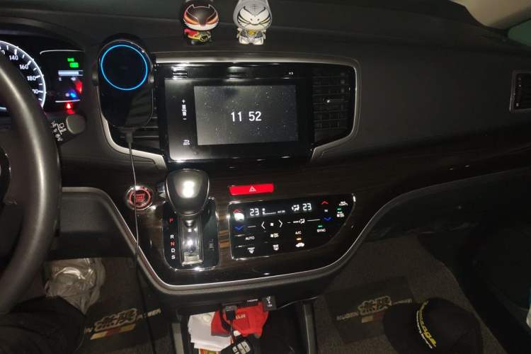 Used Honda Odyssey 2018 2.4L Smart Edition Audio And AC Panel