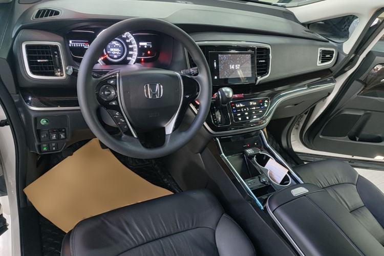 Used Honda Odyssey 2018 2.4L Luxury Edition Center Console