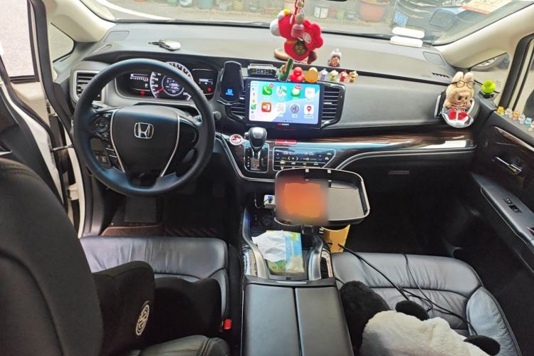 Used Honda Odyssey 2018 2.4L Luxury Edition Center Console