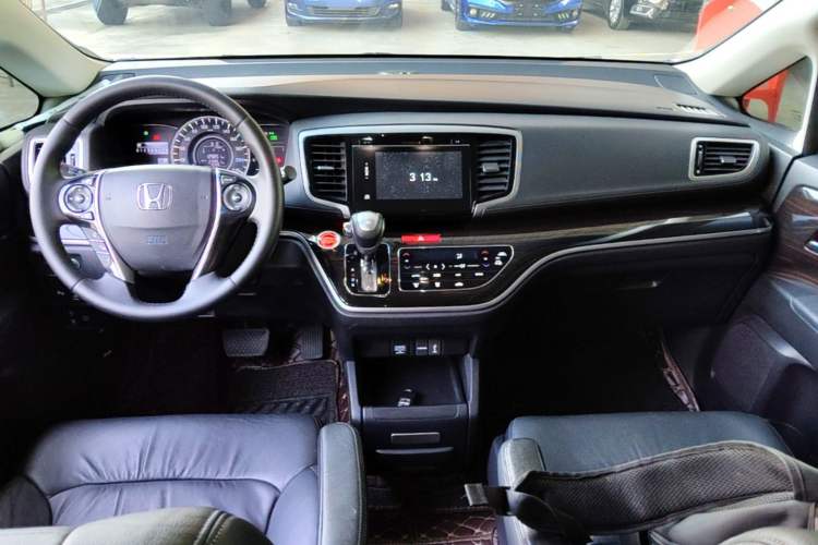 Used Honda Odyssey 2018 2.4L Smart Edition Center Console
