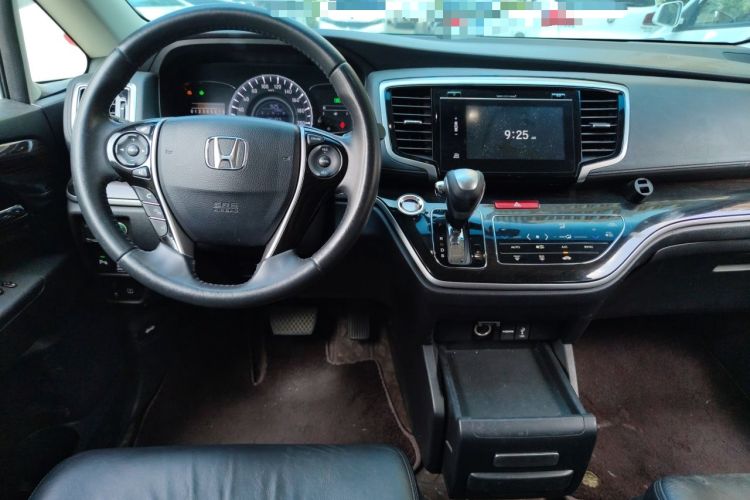 Used Honda Odyssey 2018 2.4L Smart Edition Center Console