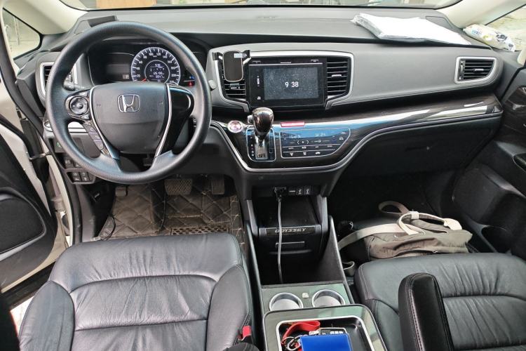 Used Honda Odyssey 2018 2.4L Luxury Edition Center Console