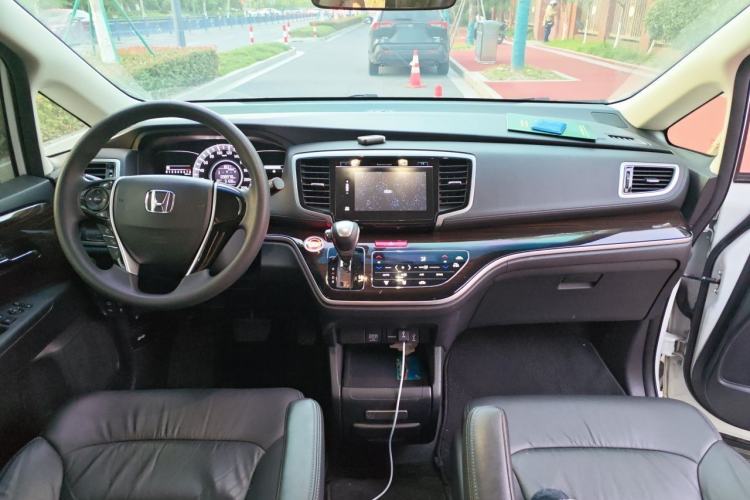 Used Honda Odyssey 2018 2.4L Luxury Edition Center Console