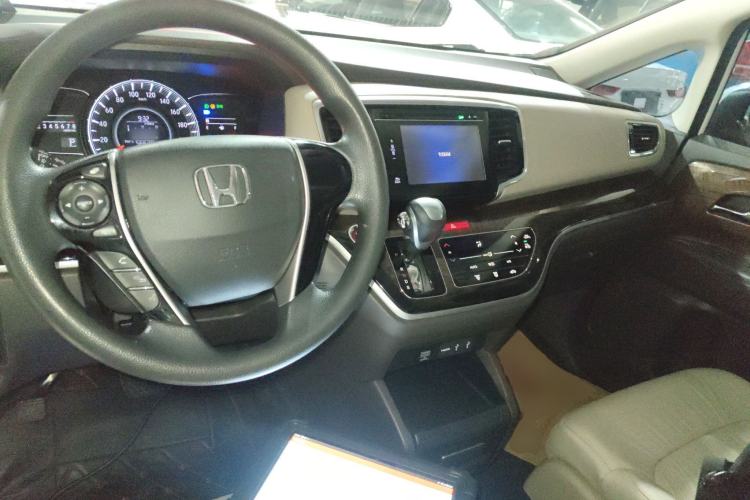 Used Honda Odyssey 2018 2.4L Luxury Edition Center Console