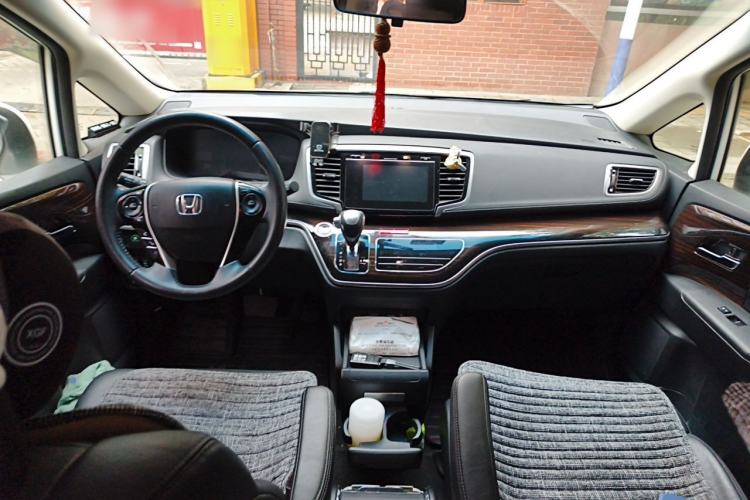 Used Honda Odyssey 2018 2.4L Smart Edition Center Console