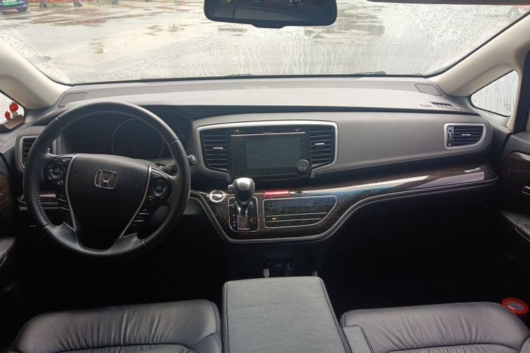 Used Honda Odyssey 2018 2.4L Supreme Edition Center Console