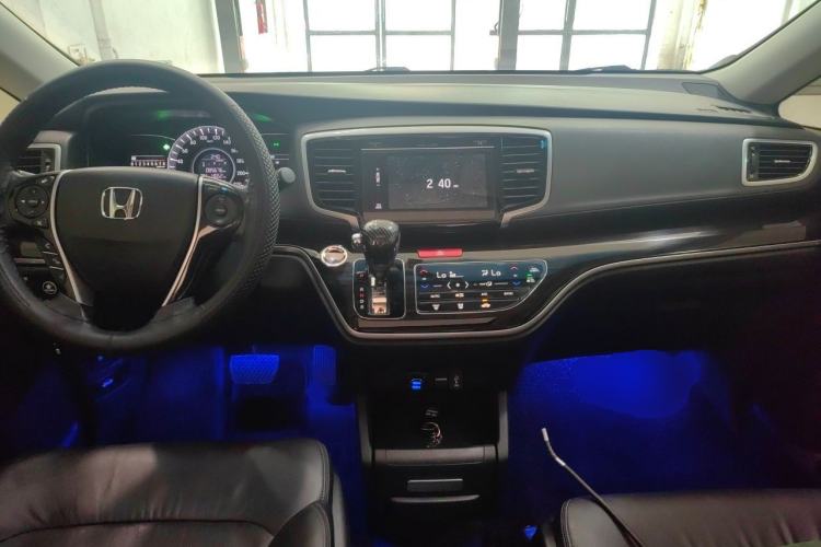 Used Honda Odyssey 2018 2.4L Smart Edition Center Console