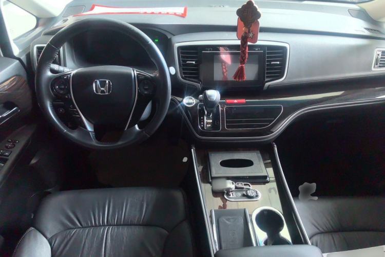 Used Honda Odyssey 2018 2.4L Smart Edition Center Console