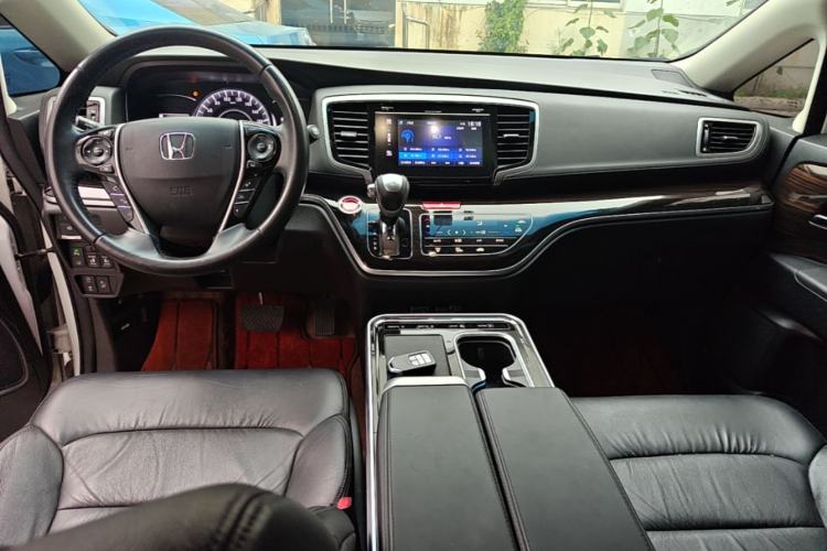 Used Honda Odyssey 2018 2.4L Supreme Edition Center Console