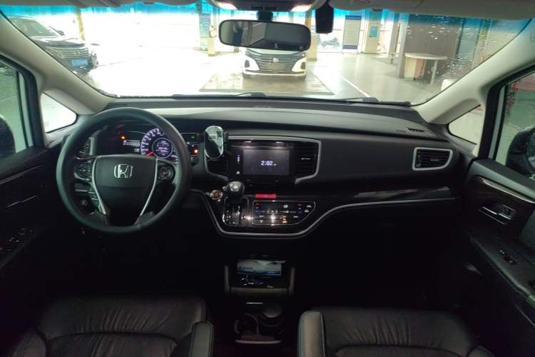Used Honda Odyssey 2018 2.4L Smart Edition Center Console