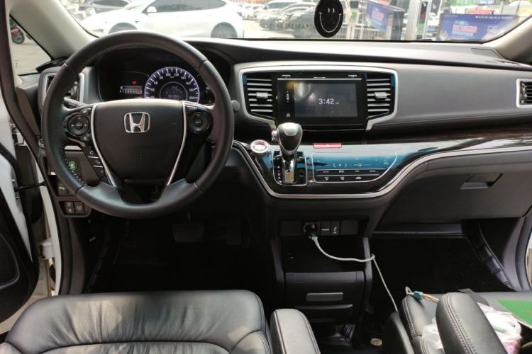 Used Honda Odyssey 2018 2.4L Smart Edition Center Console