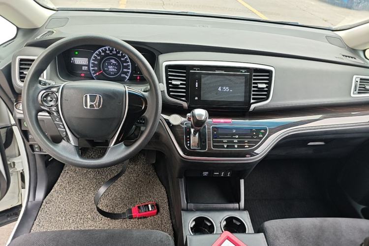 Used Honda Odyssey 2018 2.4L Comfort Version Center Console