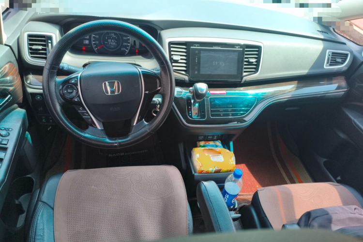 Used Honda Odyssey 2018 2.4L Comfort Version Center Console