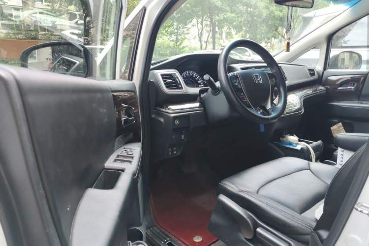 Used Honda Odyssey 2018 2.4L Comfort Version Driver Seat