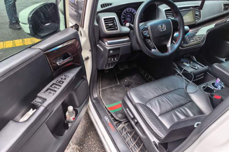 Used Honda Odyssey 2018 2.4L Luxury Edition Driver Seat