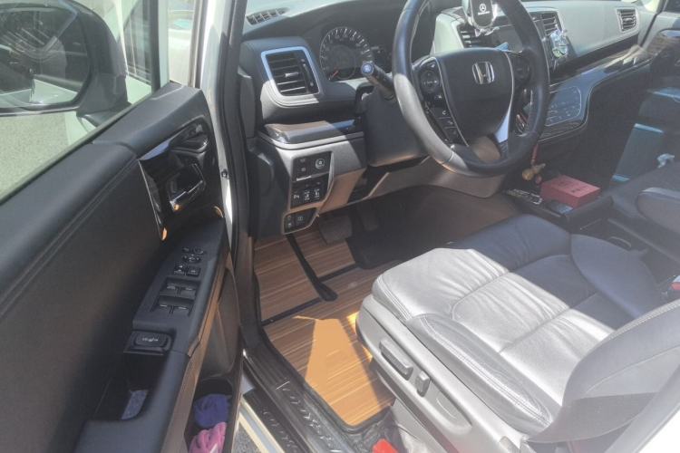 Used Honda Odyssey 2018 2.4L Smart Edition Driver Seat