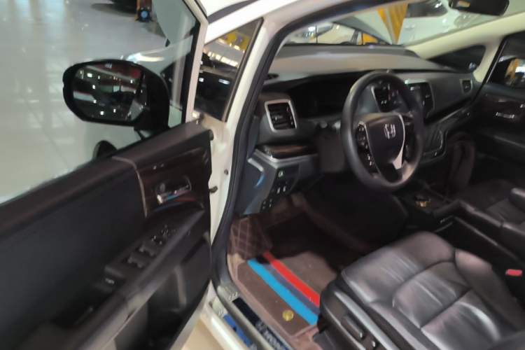 Used Honda Odyssey 2018 2.4L Luxury Edition Driver Seat