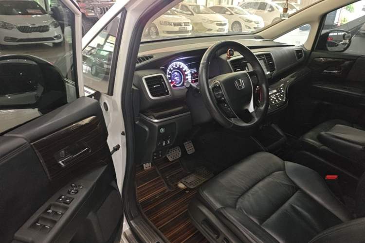 Used Honda Odyssey 2018 2.4L Luxury Edition Driver Seat