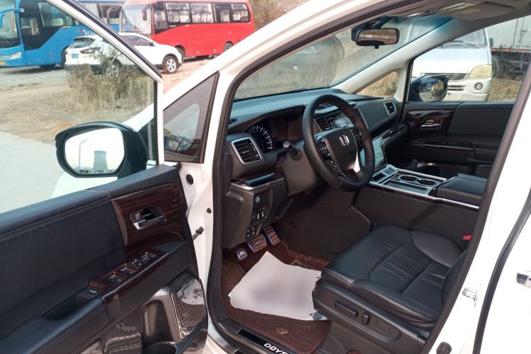 Used Honda Odyssey 2018 2.4L Luxury Edition Driver Seat