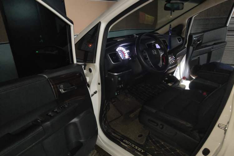 Used Honda Odyssey 2018 2.4L Luxury Edition Driver Seat