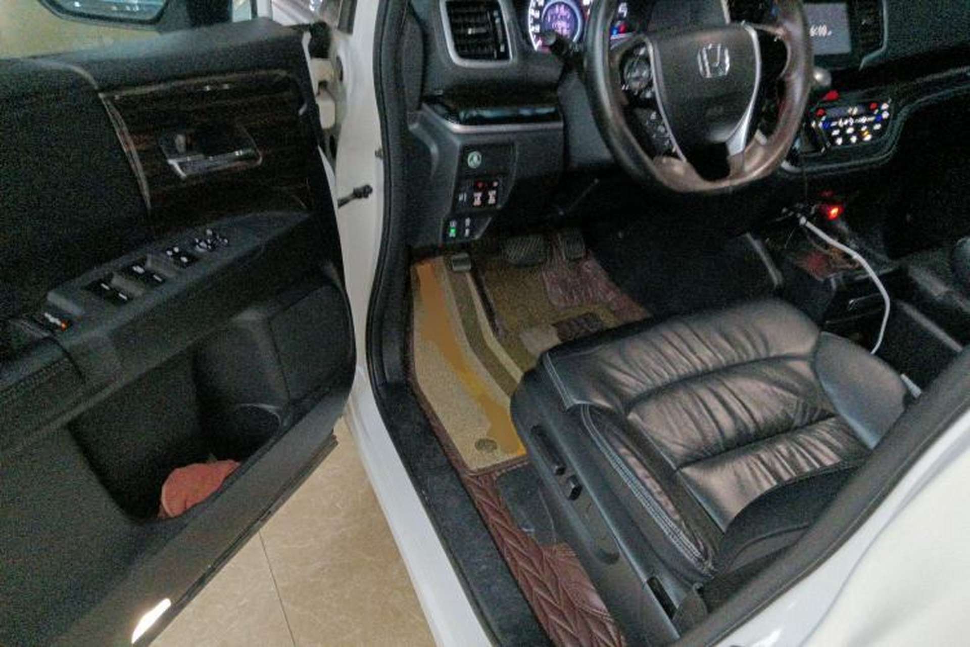 Used Honda Odyssey 2018 2.4L Luxury Edition Driver Seat