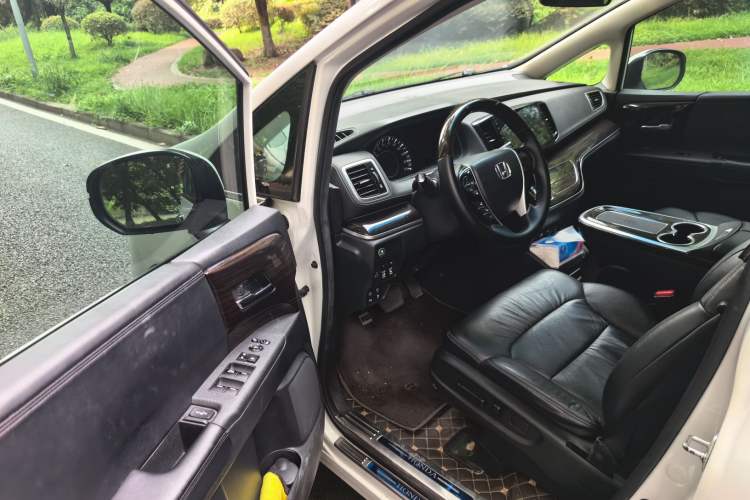 Used Honda Odyssey 2018 2.4L Luxury Edition Driver Seat