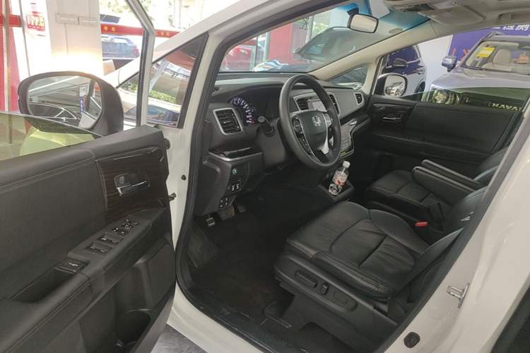 Used Honda Odyssey 2018 2.4L Luxury Edition Driver Seat