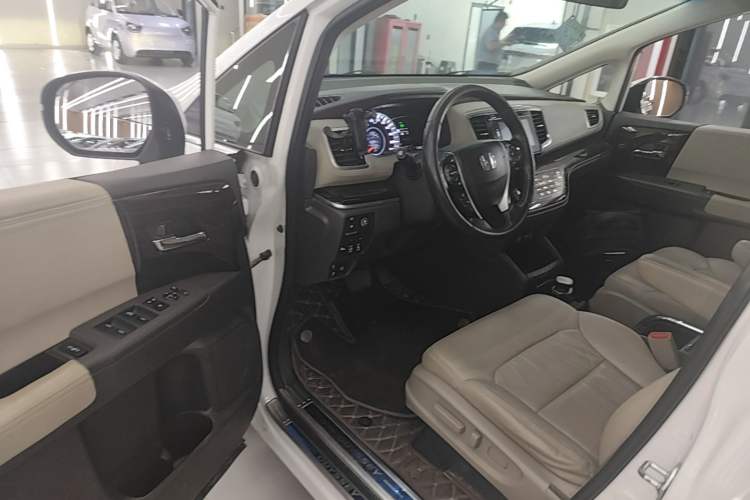 Used Honda Odyssey 2018 2.4L Smart Edition Driver Seat