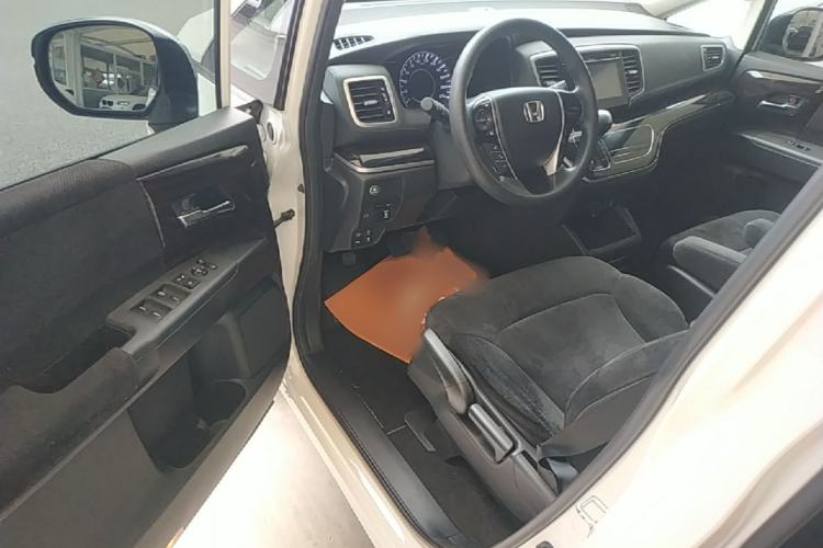 Used Honda Odyssey 2018 2.4L Comfort Version Driver Seat
