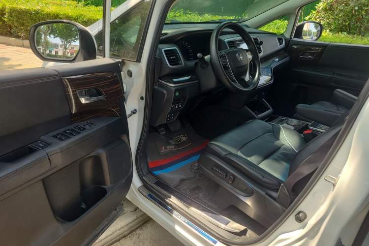 Used Honda Odyssey 2018 2.4L Luxury Edition Driver Seat