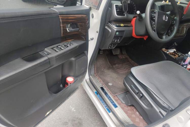 Used Honda Odyssey 2018 2.4L Luxury Edition Driver Seat