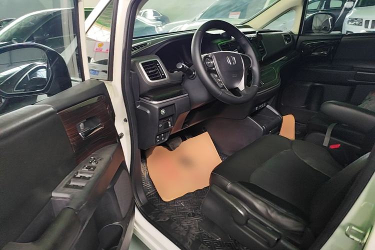 Used Honda Odyssey 2018 2.4L Comfort Version Driver Seat