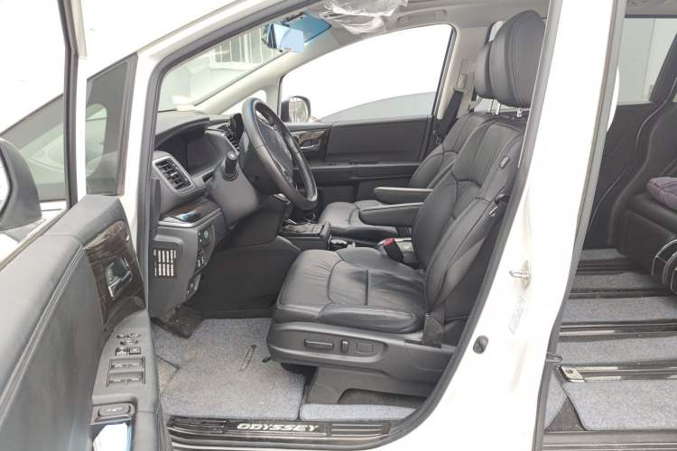 Used Honda Odyssey 2018 2.4L Smart Edition Driver Seat