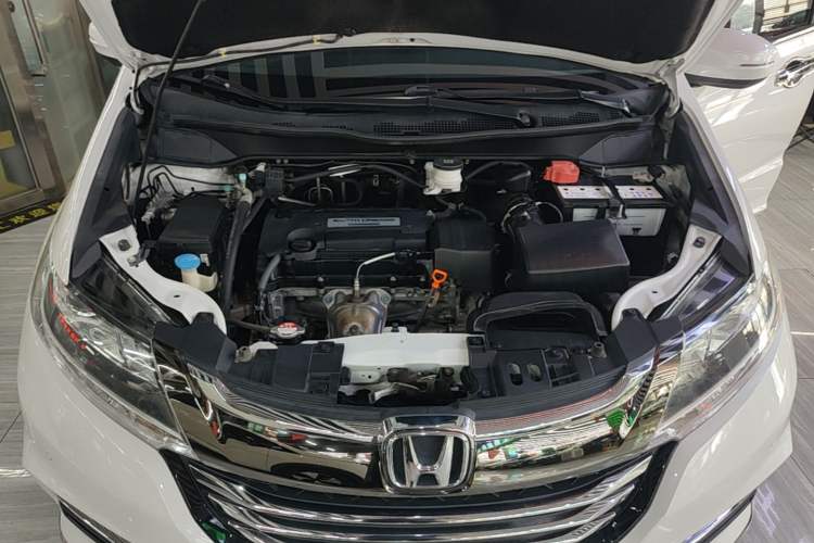 Used Honda Odyssey 2018 2.4L Luxury Edition Engine Bay