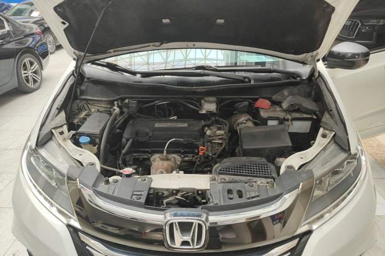 Used Honda Odyssey 2018 2.4L Prestige Edition Engine Bay