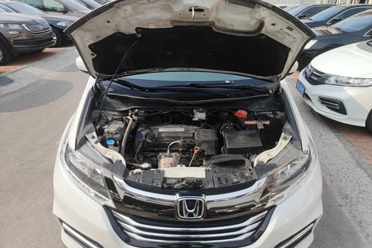 Used Honda Odyssey 2018 2.4L Smart Edition Engine Bay