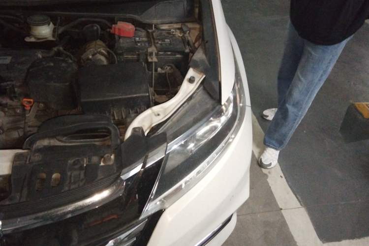 Used Honda Odyssey 2018 2.4L Luxury Edition Engine Bay Left