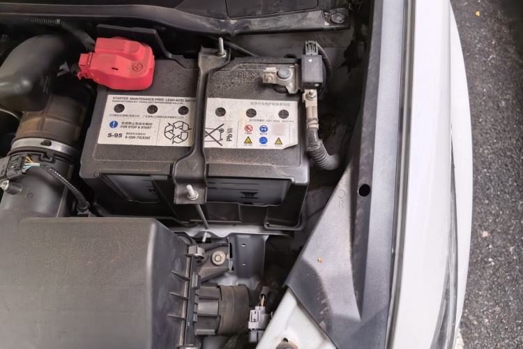 Used Honda Odyssey 2018 2.4L Luxury Edition Engine Bay Left