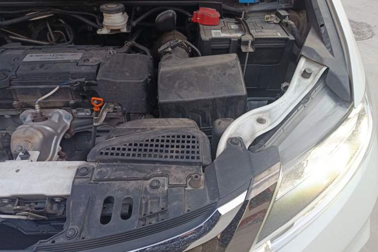 Used Honda Odyssey 2018 2.4L Smart Edition Engine Bay Left