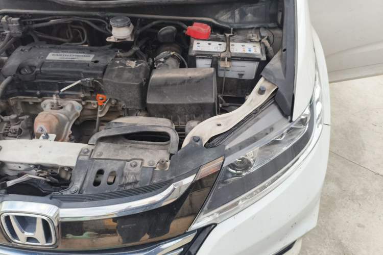 Used Honda Odyssey 2018 2.4L Smart Edition Engine Bay Left