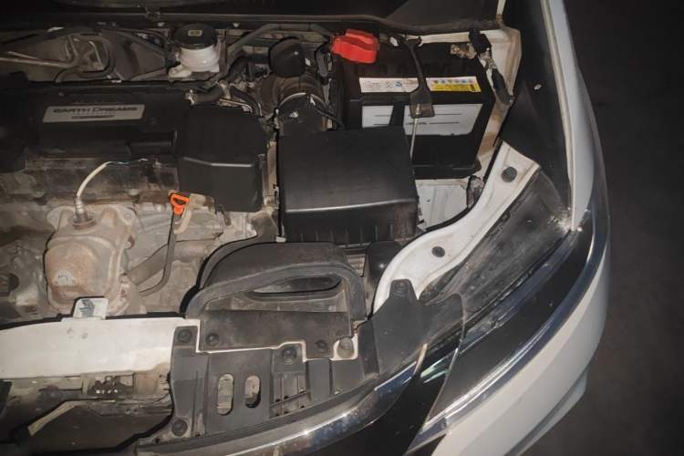 Used Honda Odyssey 2018 2.4L Smart Edition Engine Bay Left