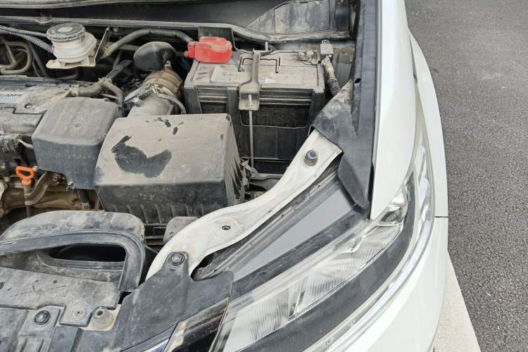 Used Honda Odyssey 2018 2.4L Smart Edition Engine Bay Left