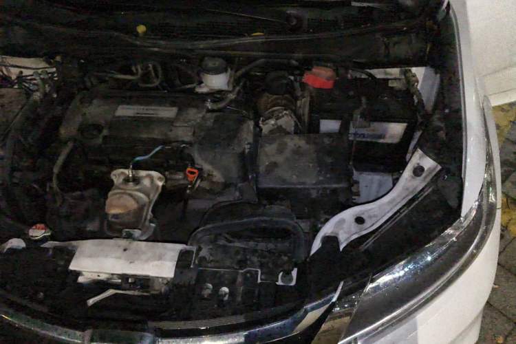 Used Honda Odyssey 2018 2.4L Luxury Edition Engine Bay Left