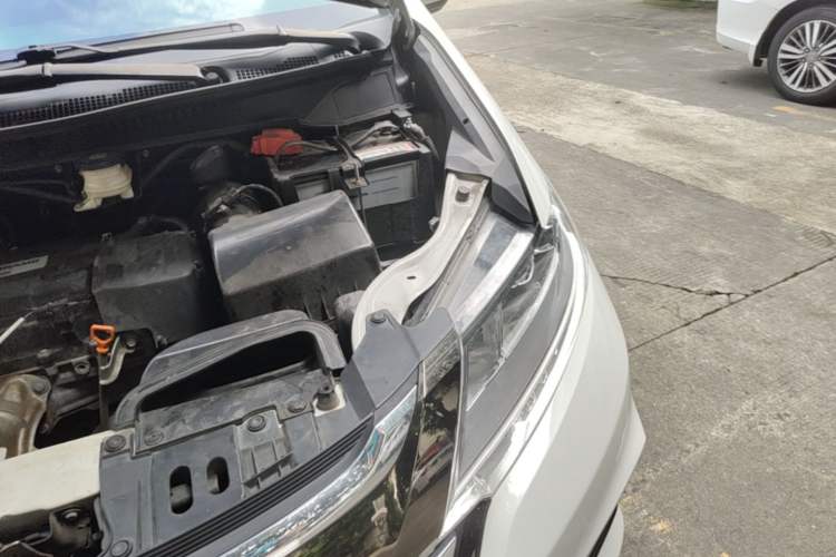 Used Honda Odyssey 2018 2.4L Smart Edition Engine Bay Left