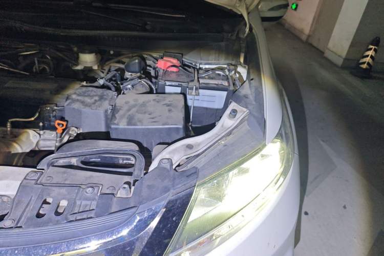 Used Honda Odyssey 2018 2.4L Smart Edition Engine Bay Left